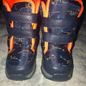 New Carters Kids Lightup Waterproof Velcro Closure Snow Boot Shoes Size 4.